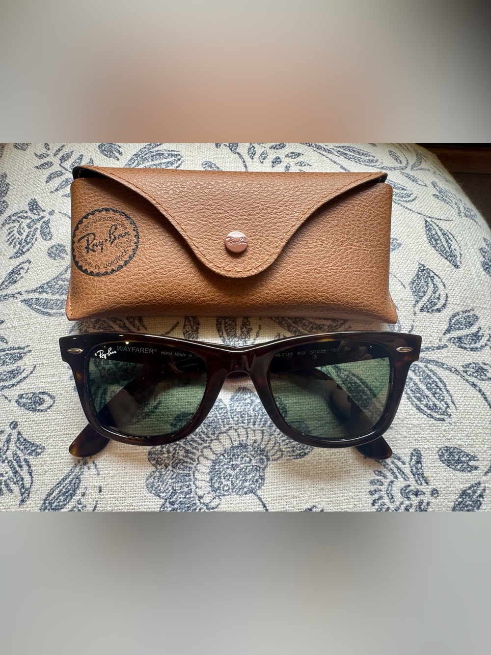 Ray-Ban Wayfarer Sunglasses with Case